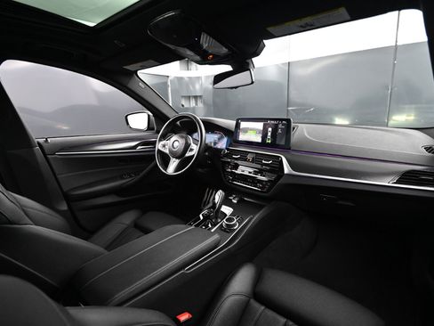 Used 2022 BMW 530i xDrive image 47