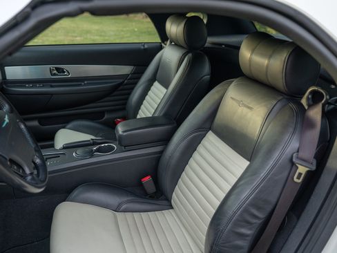 Used 2003 Ford Thunderbird image 60