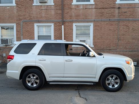 Used 2012 Toyota 4Runner SR5 Premium image 8