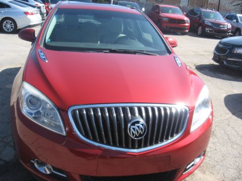 Used 2012 Buick Verano Leather image 2