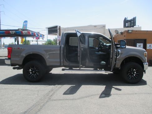 Used 2018 Ford F350 4x4 Crew Cab Super Duty image 5