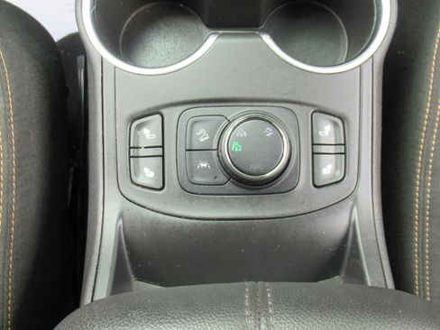 Used 2021 GMC Terrain AWD SLE image 22