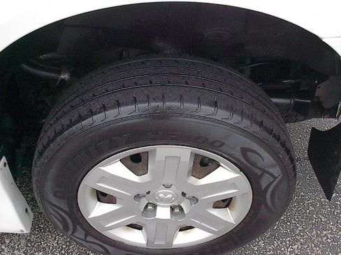 Used 2010 Dodge Grand Caravan SE image 21