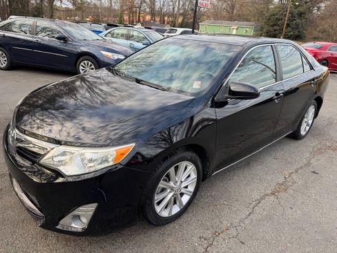 Used 2012 Toyota Camry XLE image 1