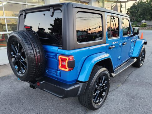 Used 2023 Jeep Wrangler 4WD Unlimited Sahara 4xe image 7