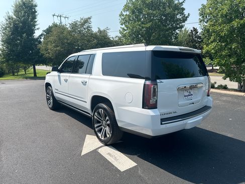 Used 2018 GMC Yukon XL 4WD Denali image 2