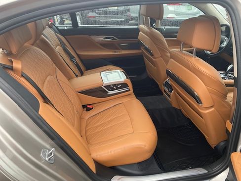 Used 2021 BMW 740i xDrive image 20