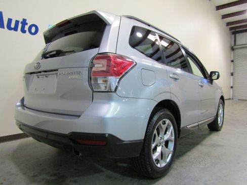 Used 2017 Subaru Forester 2.5i Touring image 5
