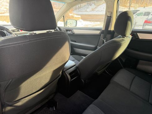 Used 2016 Subaru Outback 2.5i Premium image 12