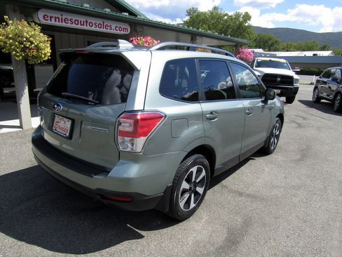Used 2018 Subaru Forester 2.5i Premium image 3