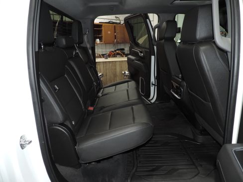 Used 2025 GMC Sierra 1500 Elevation image 36