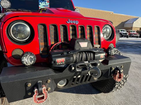 Used 2017 Jeep Wrangler Unlimited Sahara image 8