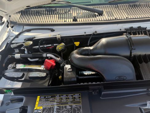 Used 2016 Ford E-350 and Econoline 350 Super Duty RWD image 24