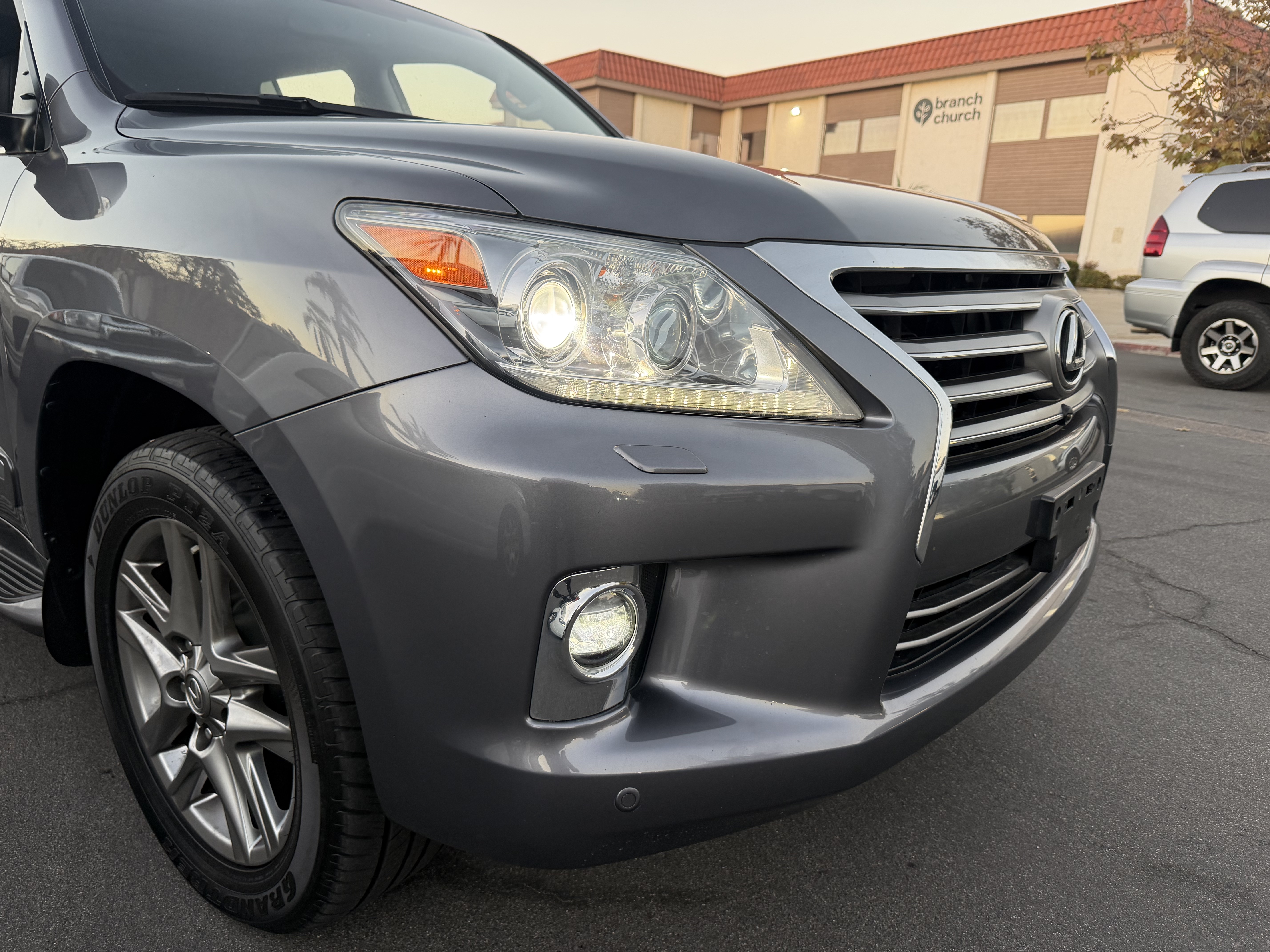 Used 2015 Lexus LX 570 4WD image 16
