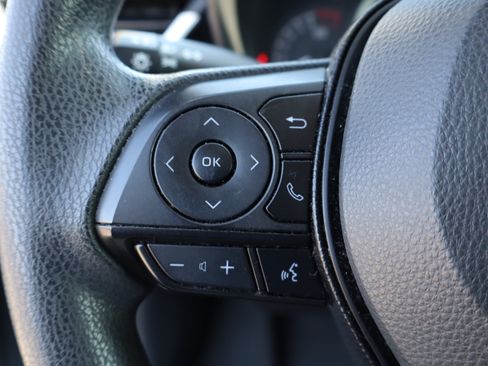 Used 2020 Toyota Corolla LE image 22