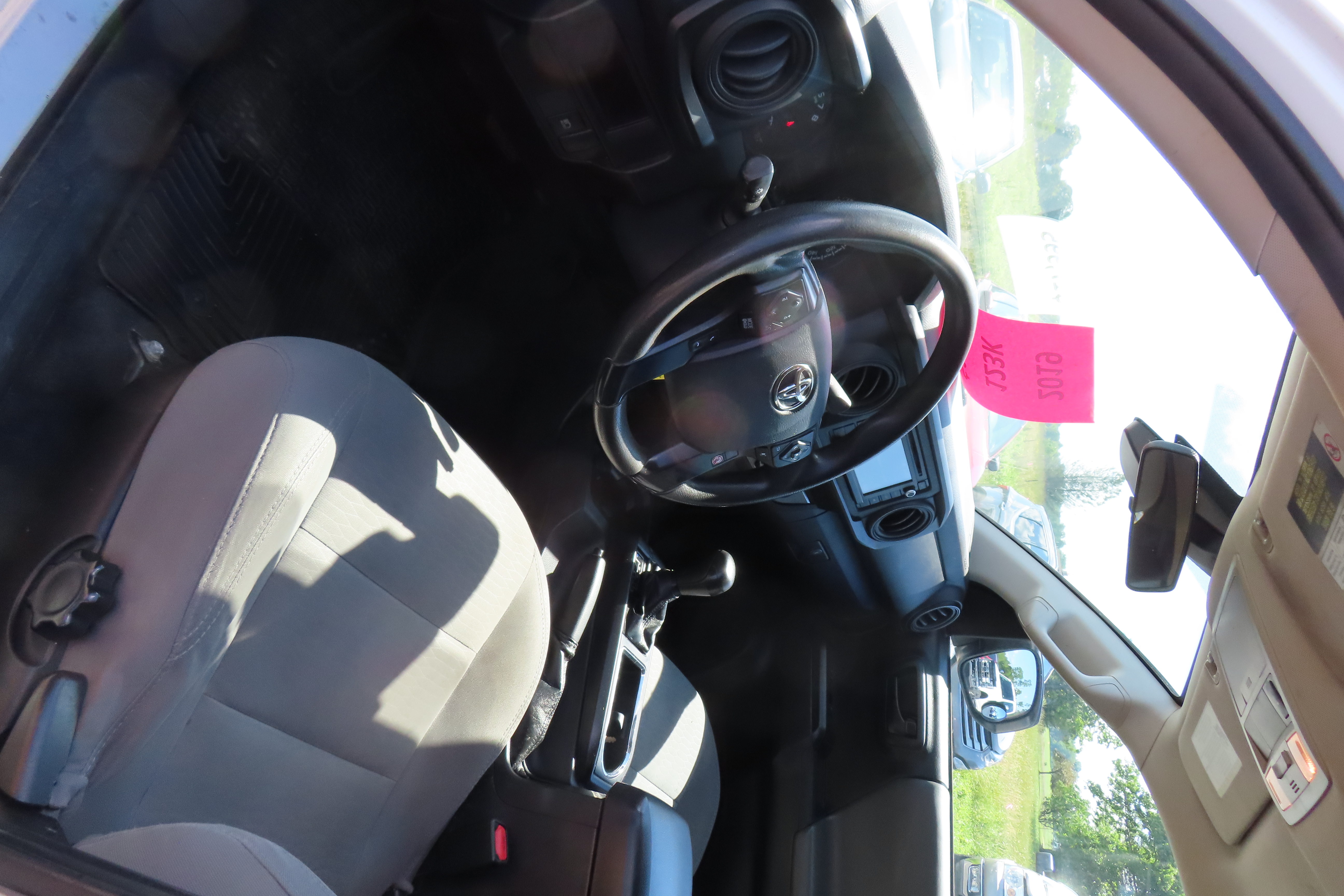 Used 2019 Toyota Tacoma 2WD Access Cab image 9