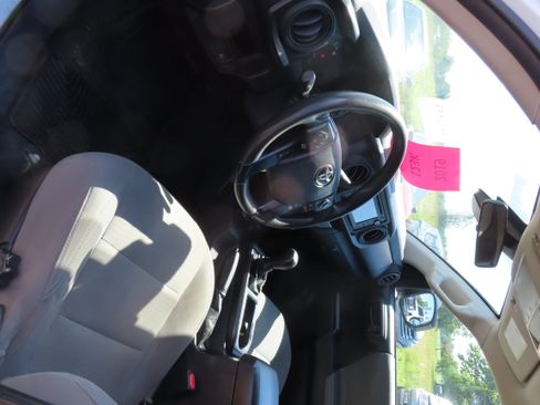 Used 2019 Toyota Tacoma 2WD Access Cab image 9
