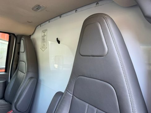 Used 2022 GMC Savana 3500 Extended RWD image 20