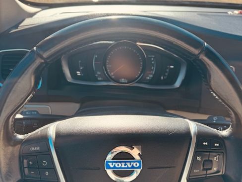 Used 2015 Volvo S60 T5 Platinum image 10