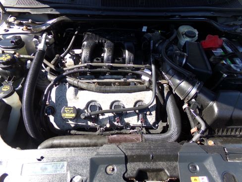 Used 2011 Ford Taurus SEL FWD image 14