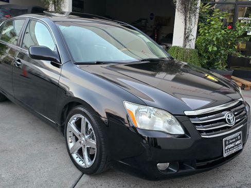 Used 2005 Toyota Avalon Limited image 18
