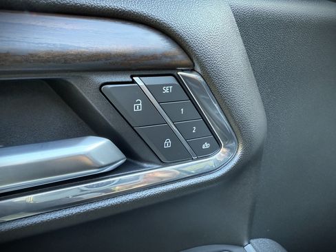 Used 2025 GMC Sierra 1500 SLT image 33