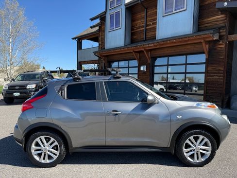 Used 2011 Nissan Juke AWD image 6