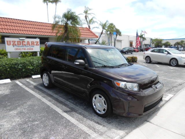 Used 2011 Scion xB FWD image 7