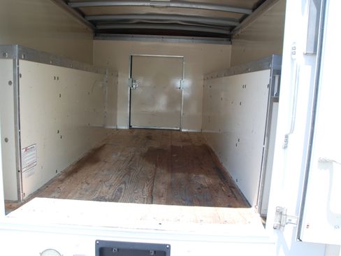 Used 2015 Ford E-350 and Econoline 350 image 26