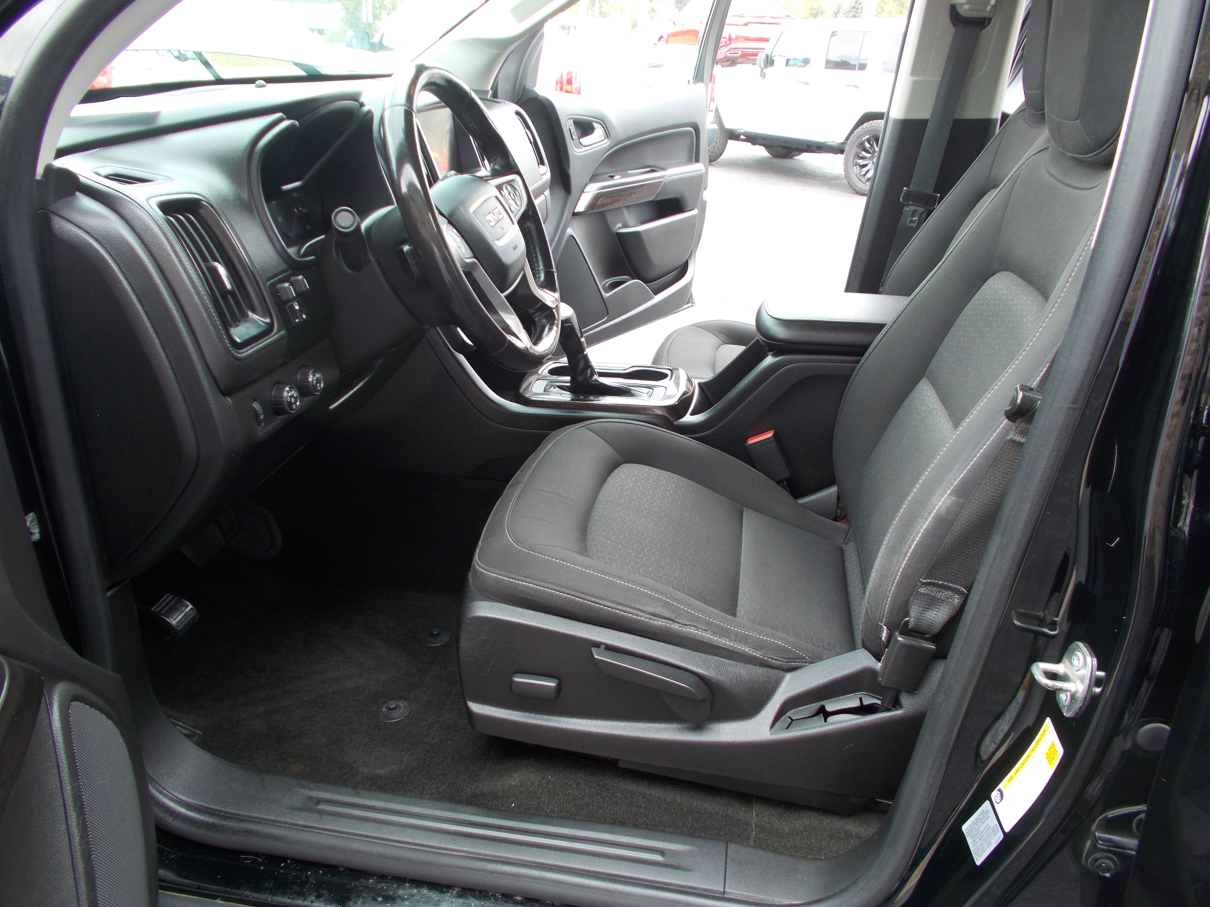 Used 2017 GMC Canyon 4x4 Crew Cab SLE image 17
