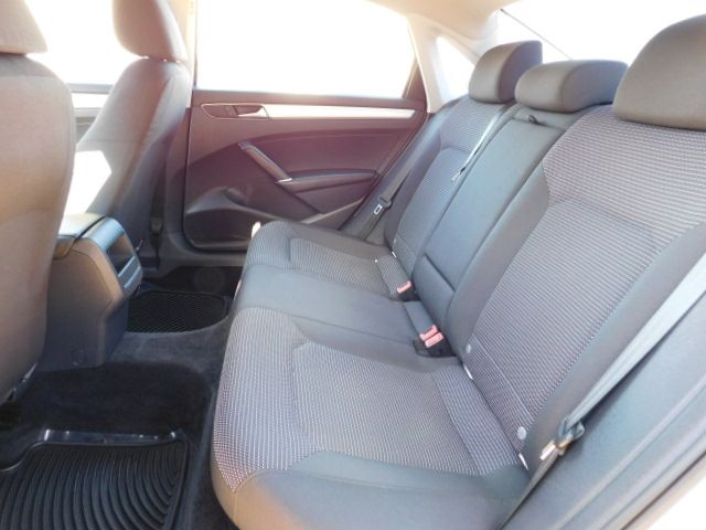 Used 2017 Volkswagen Passat 1.8T S FWD image 21