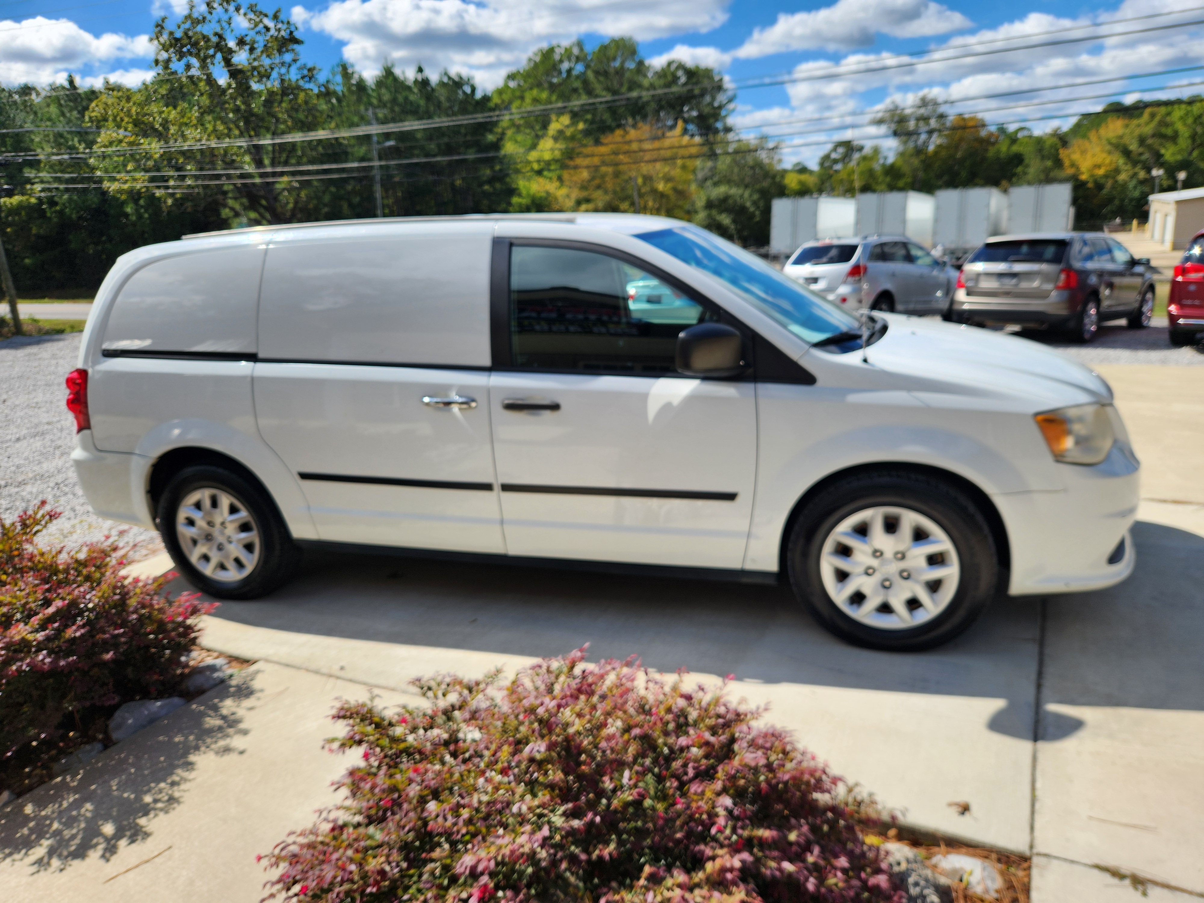 Used 2014 RAM C/V Tradesman FWD image 5