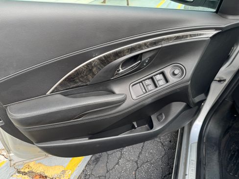 Used 2015 Buick LaCrosse UNAVAIL FWD image 9
