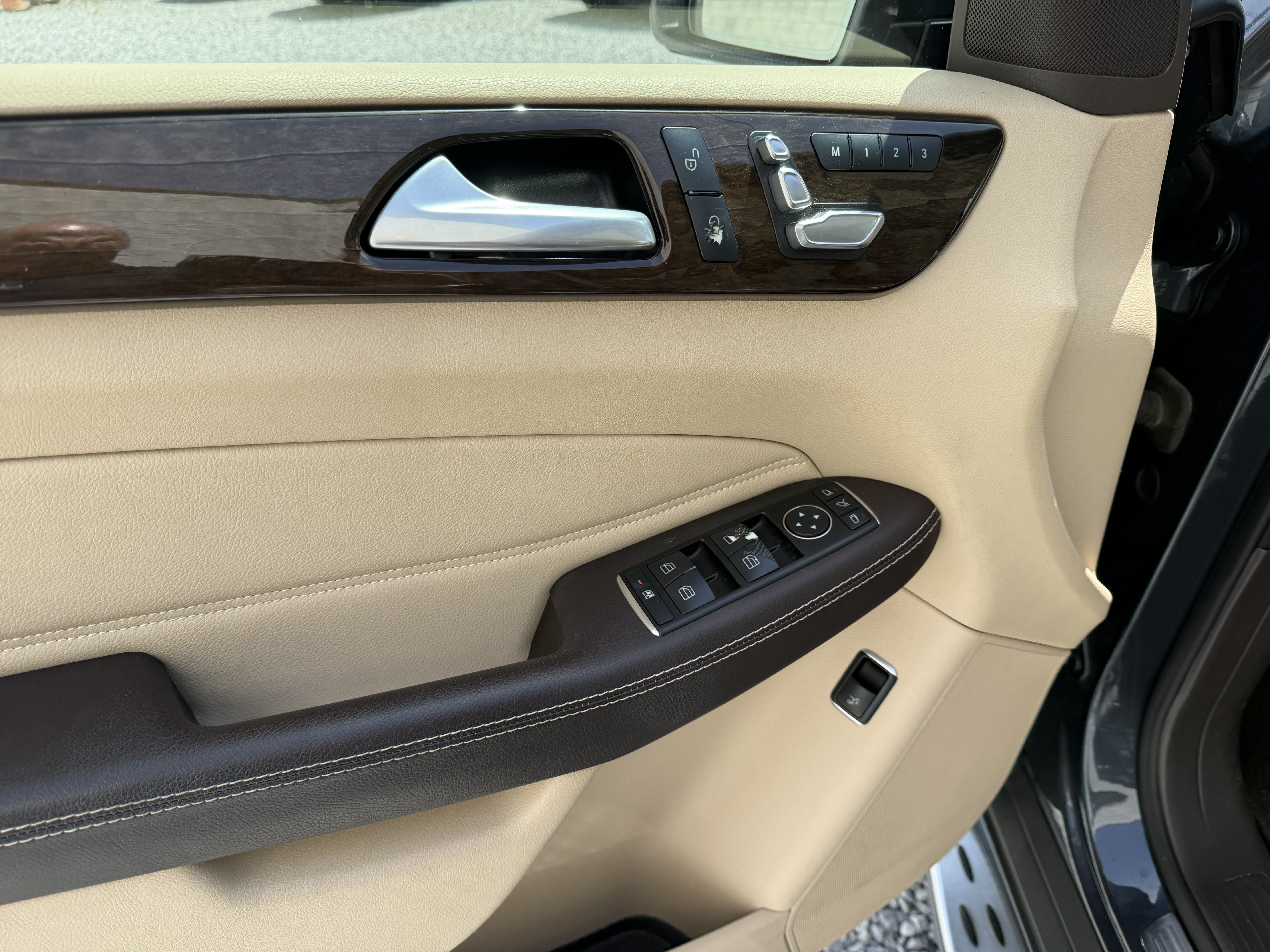 Used 2016 Mercedes-Benz GLE 350 w/ Premium Package image 15