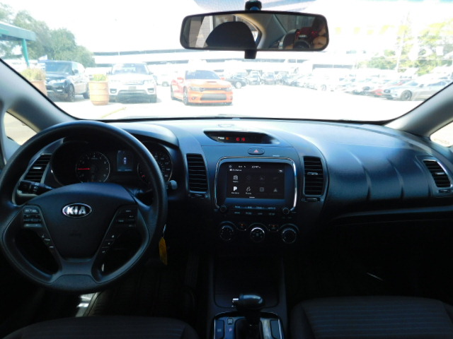 Used 2018 Kia Forte Sedan FWD image 12