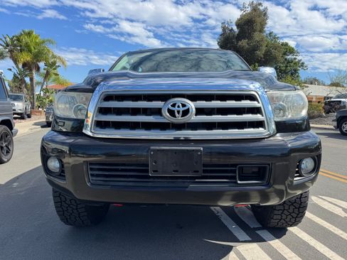 Used 2012 Toyota Sequoia Platinum image 9