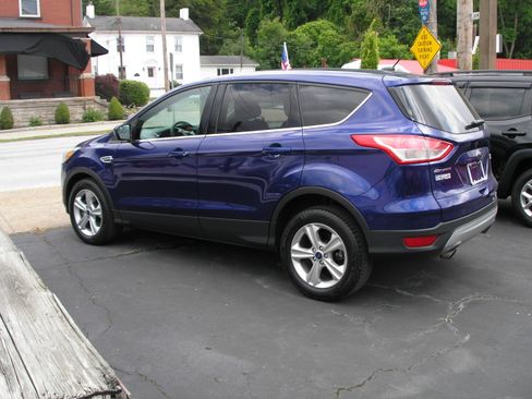 Used 2016 Ford Escape SE image 3