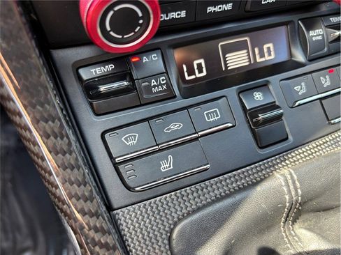 Used 2018 Porsche 911 Targa 4 GTS image 31