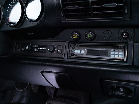 Used 1991 Porsche 911 Carrera 4 image 42