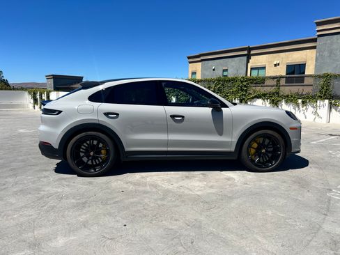 Used 2025 Porsche Cayenne Turbo GT Coupe AWD/4WD image 5