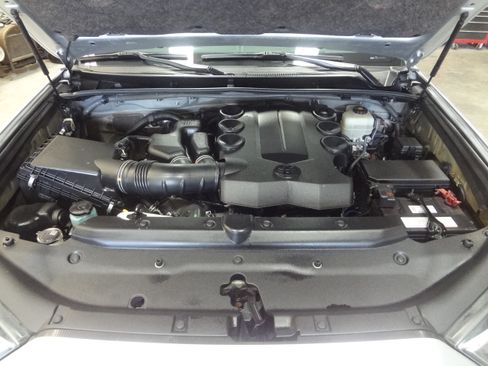 Used 2020 Toyota 4Runner SR5 Premium image 14