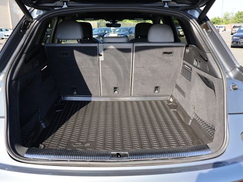 Used 2018 Audi SQ5 Premium Plus image 11