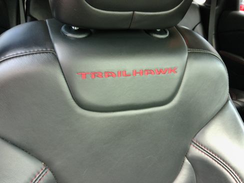 Used 2016 Jeep Cherokee 4WD Trailhawk image 42