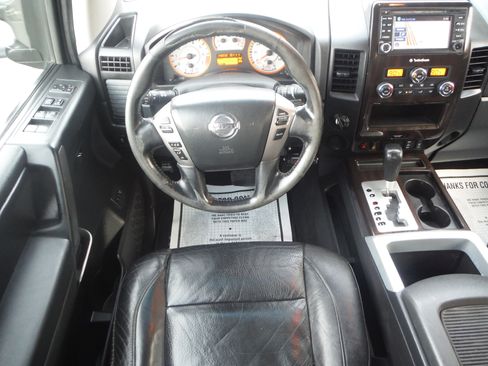 Used 2013 Nissan Titan SL image 11