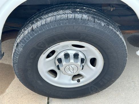 Used 2014 Chevrolet Express 2500 image 26