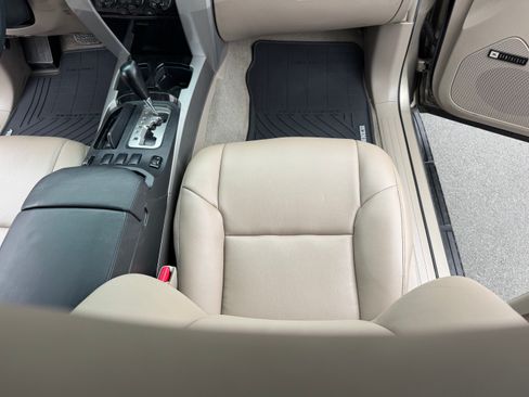 Used 2007 Toyota 4Runner Limited image 30