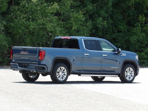 Used 2026 GMC Sierra 1500 4x4 Crew Cab Denali image 10
