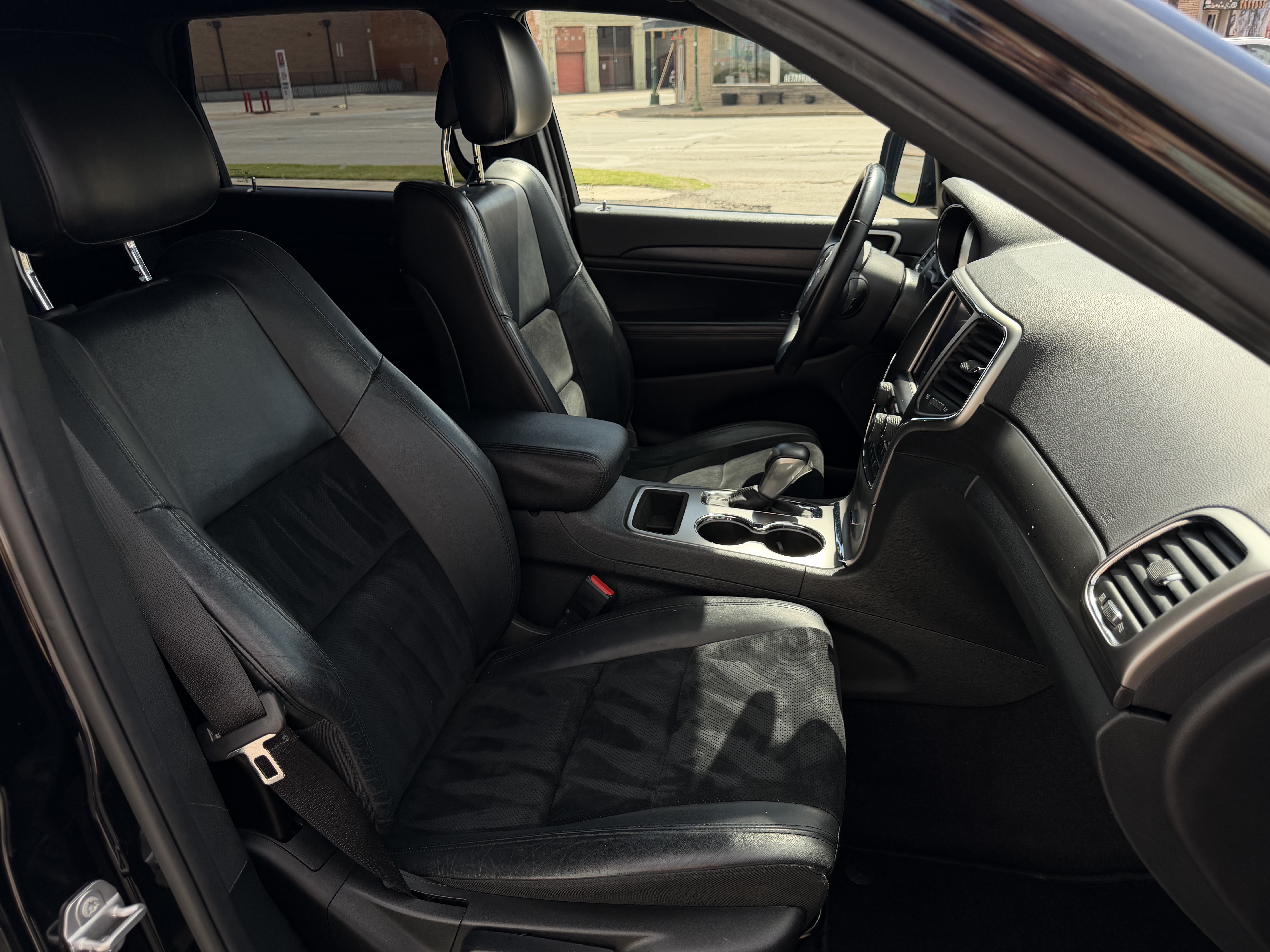 Used 2018 Jeep Grand Cherokee 2WD Laredo image 22