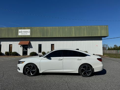 Used 2022 Honda Accord Sport image 4