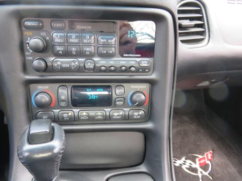 Used 2003 Chevrolet Corvette image 24